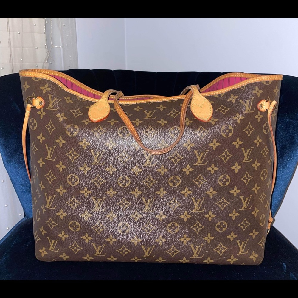 Used condition. Authentic LV Neverfull GM